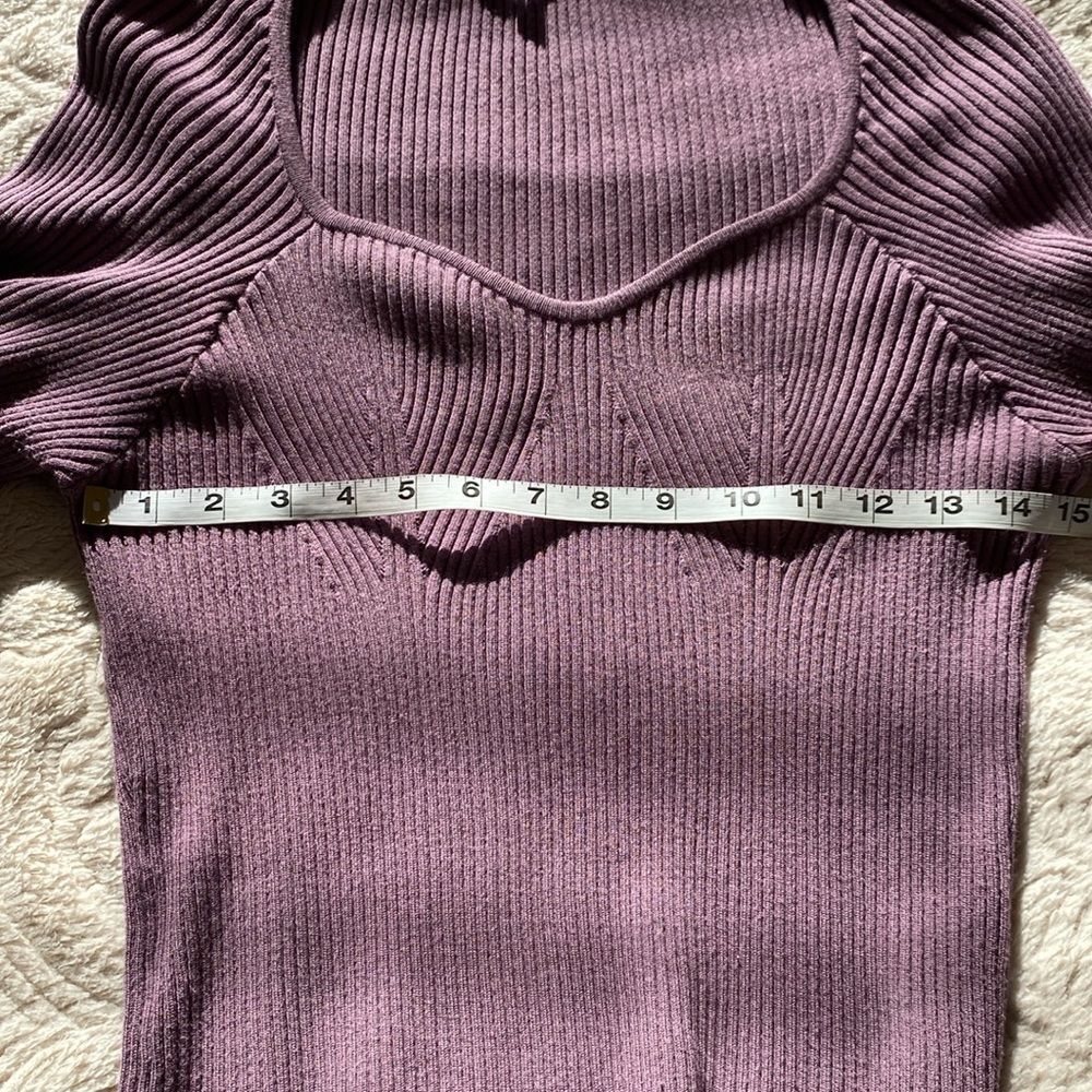 Sweater knit heart shaped neckline in lavender flattering knit detailing. Large - Picture 5 of 10